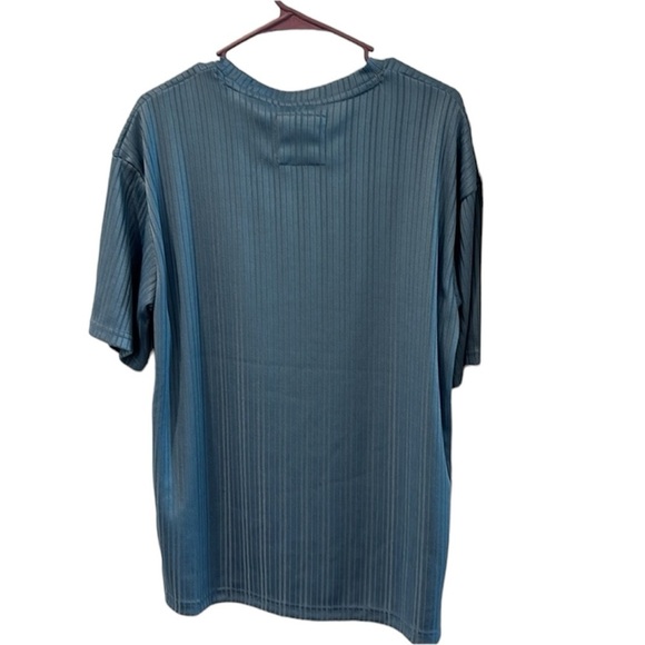 Men's Bruno Luxe Vertical Striped Blue NWT
Short Sleeved T-Shirt Size Me… - Picture 3 of 10